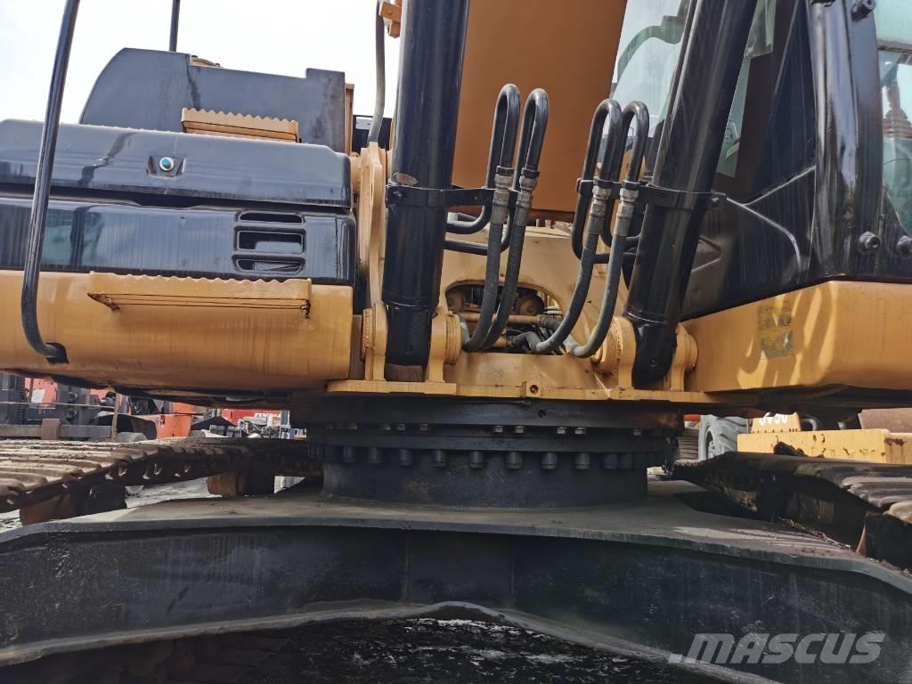 CAT 323D Rupsgraafmachines