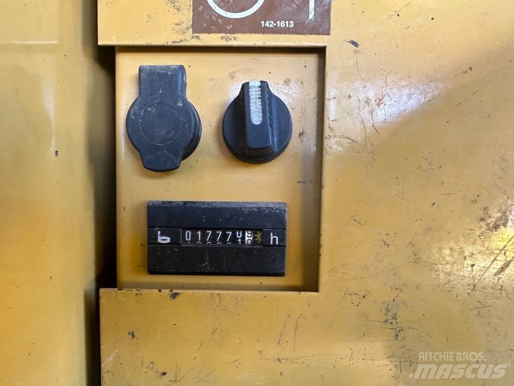 CAT M 320 VAH Wielgraafmachines