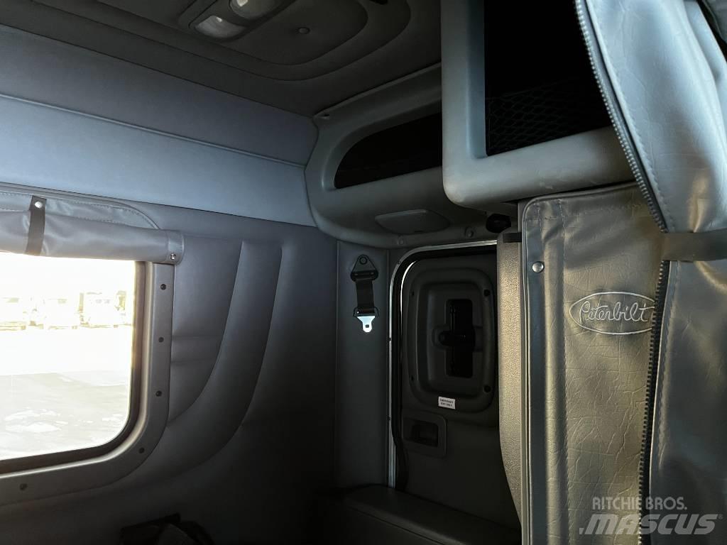 Peterbilt 389 Trekkers