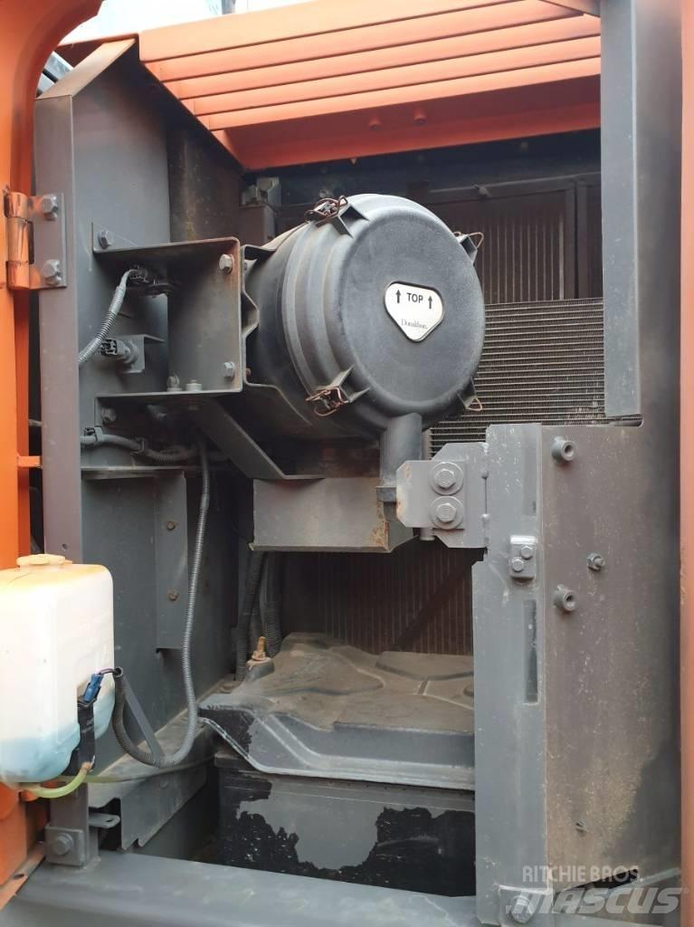 Hitachi ZX225USLC-3 Rupsgraafmachines