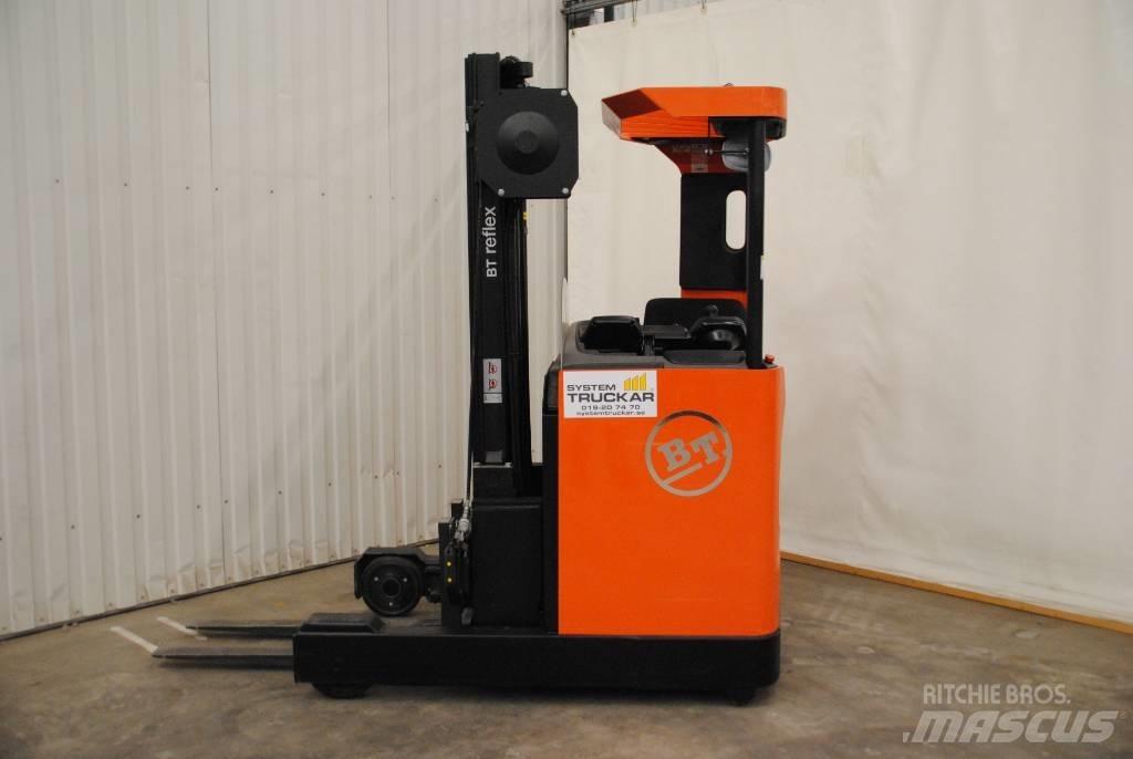 BT RRE 120M Reachtruck voor hoog niveau