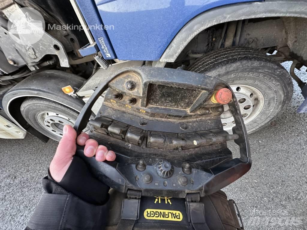Volvo FH 540 Vlakke laadvloer met kraan