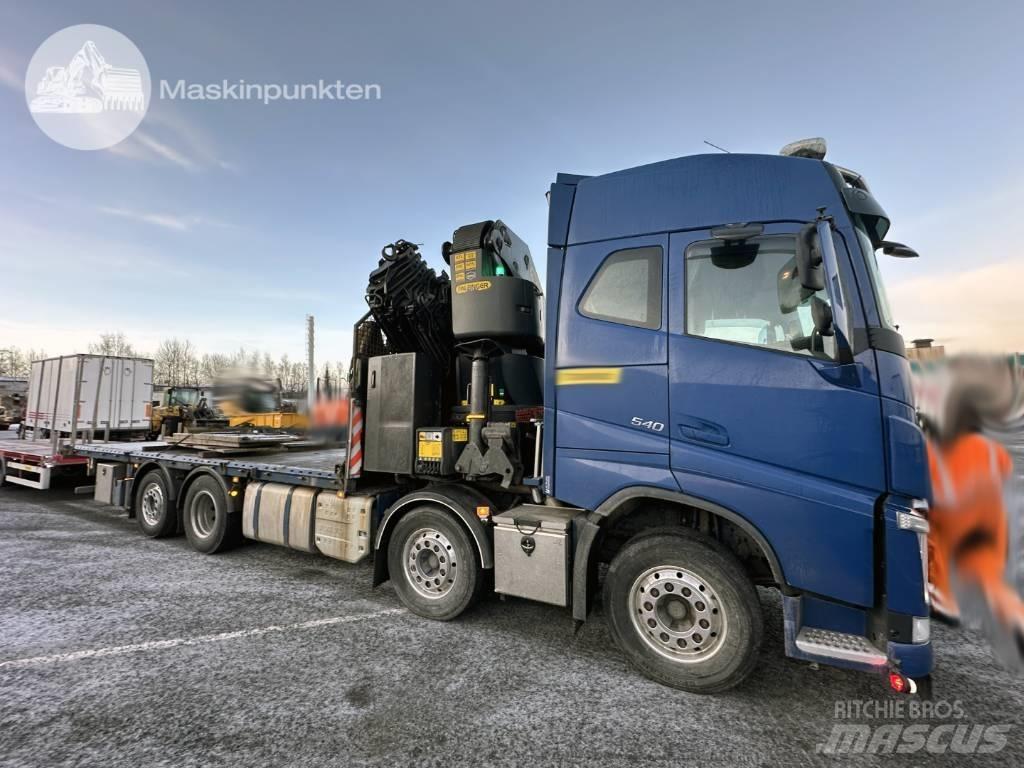 Volvo FH 540 Vlakke laadvloer met kraan