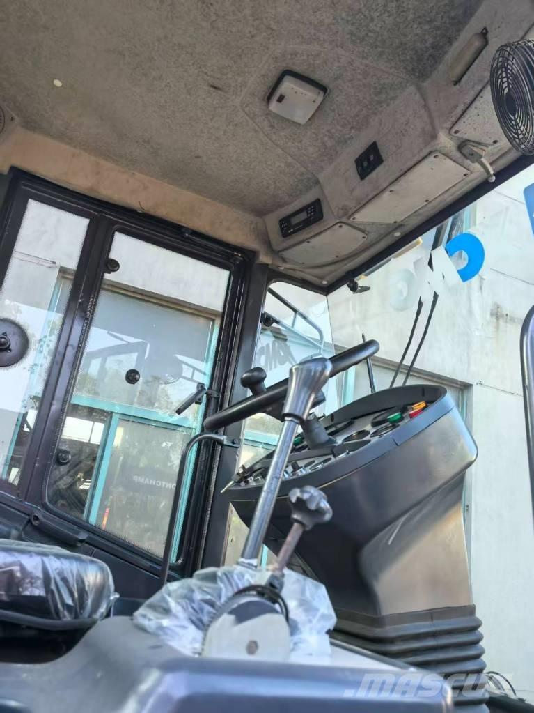 XCMG XS 143 Trilrolwalsen