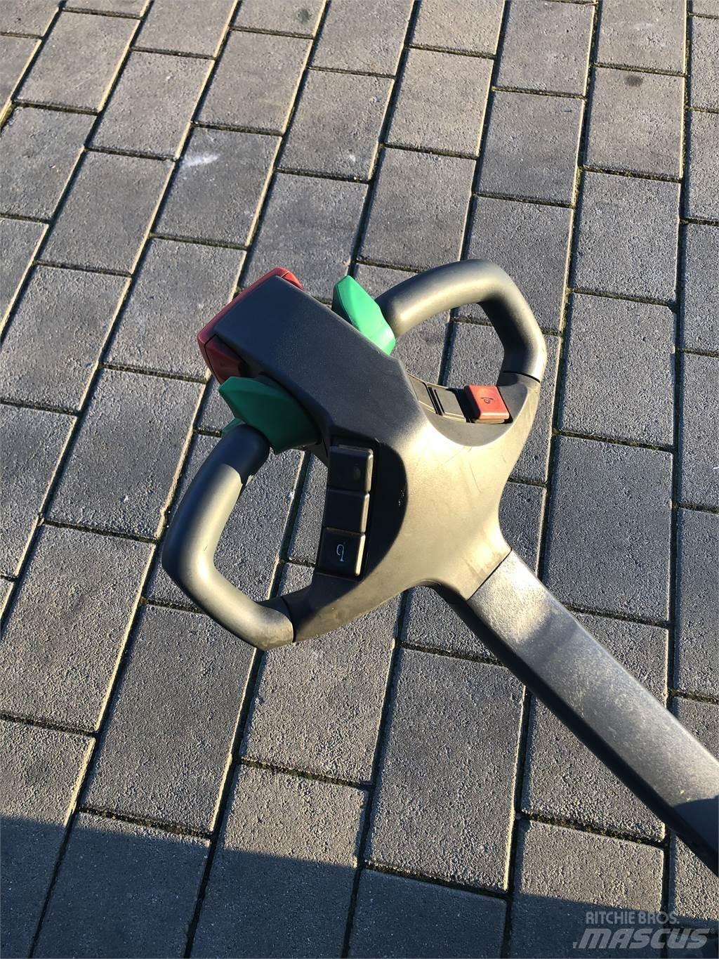 Jungheinrich WP16 Stapelaar meeloop