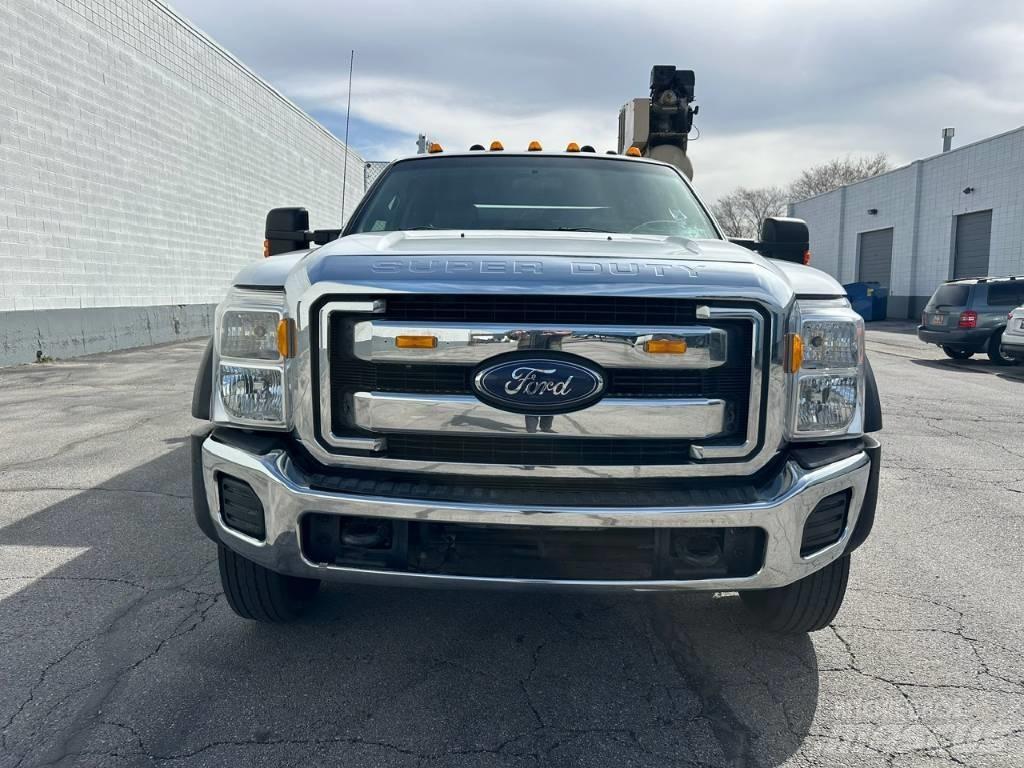 Ford F 450 Chassis met cabine