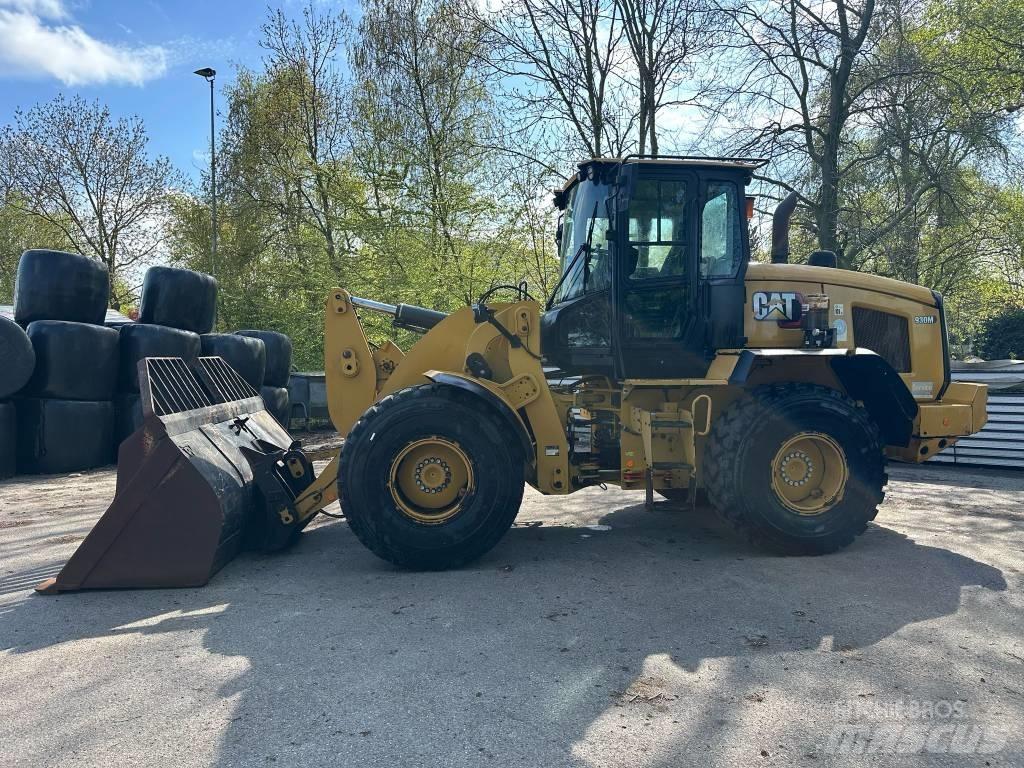 CAT 930M Wielladers