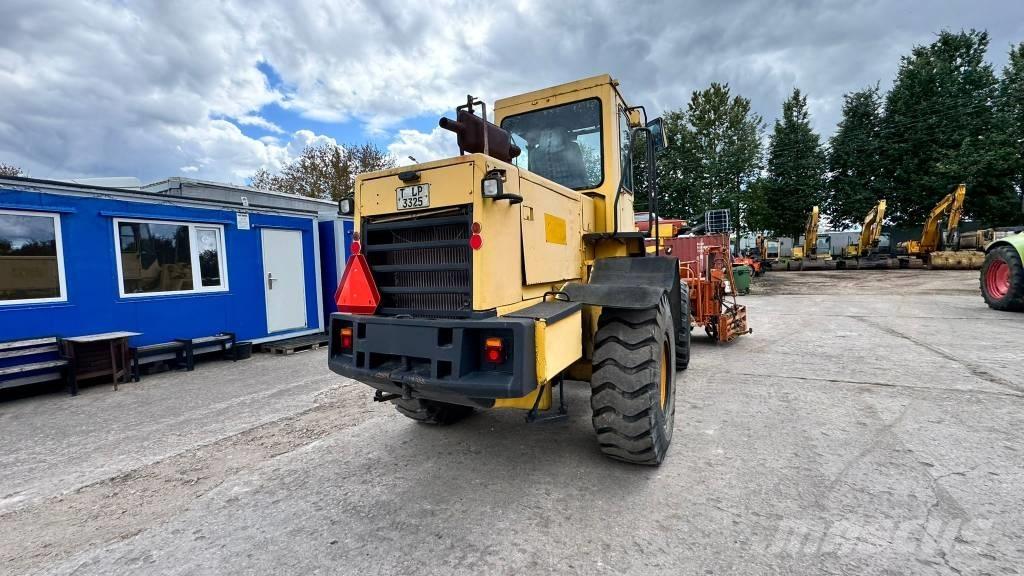 Komatsu WA 200 Wielladers