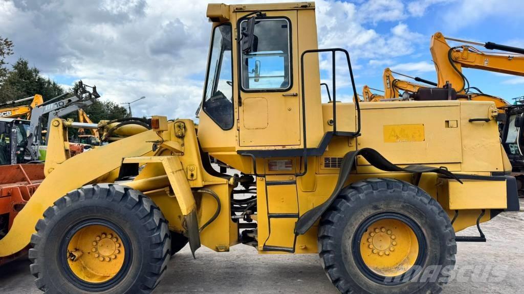 Komatsu WA 200 Wielladers