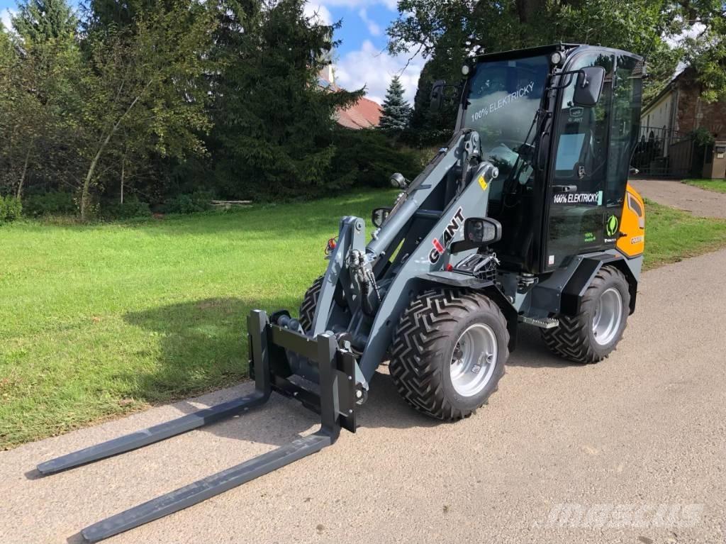 GiANT G 2200 E Knik- en schrankladers