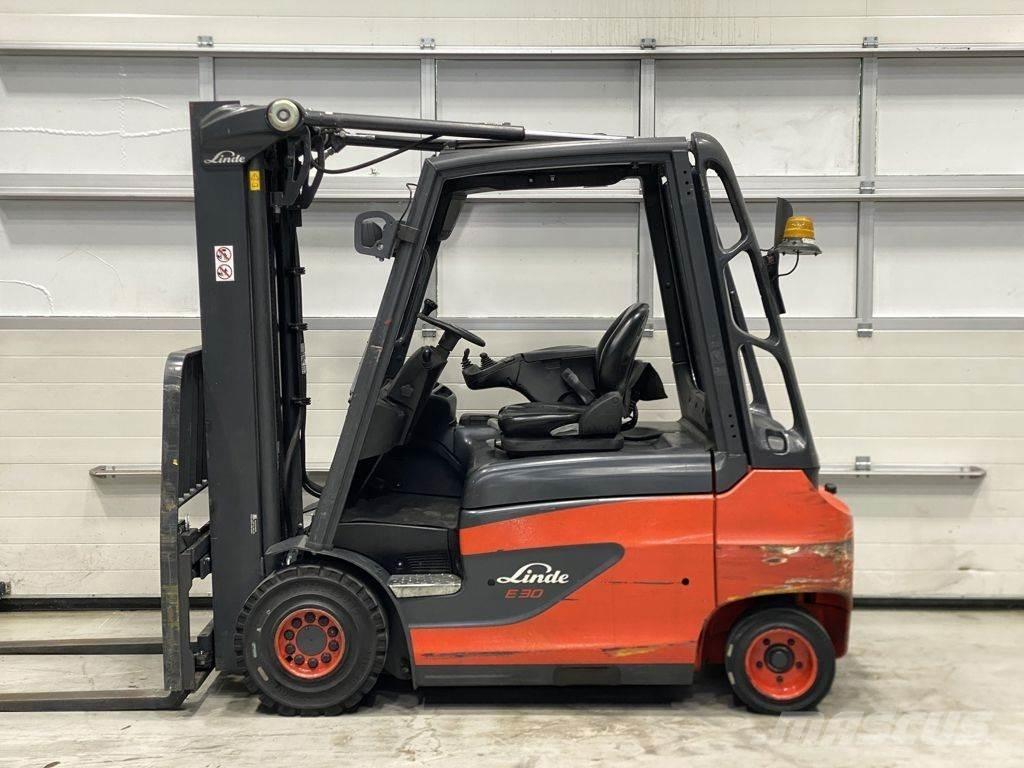 Linde E30-01 Elektrische heftrucks