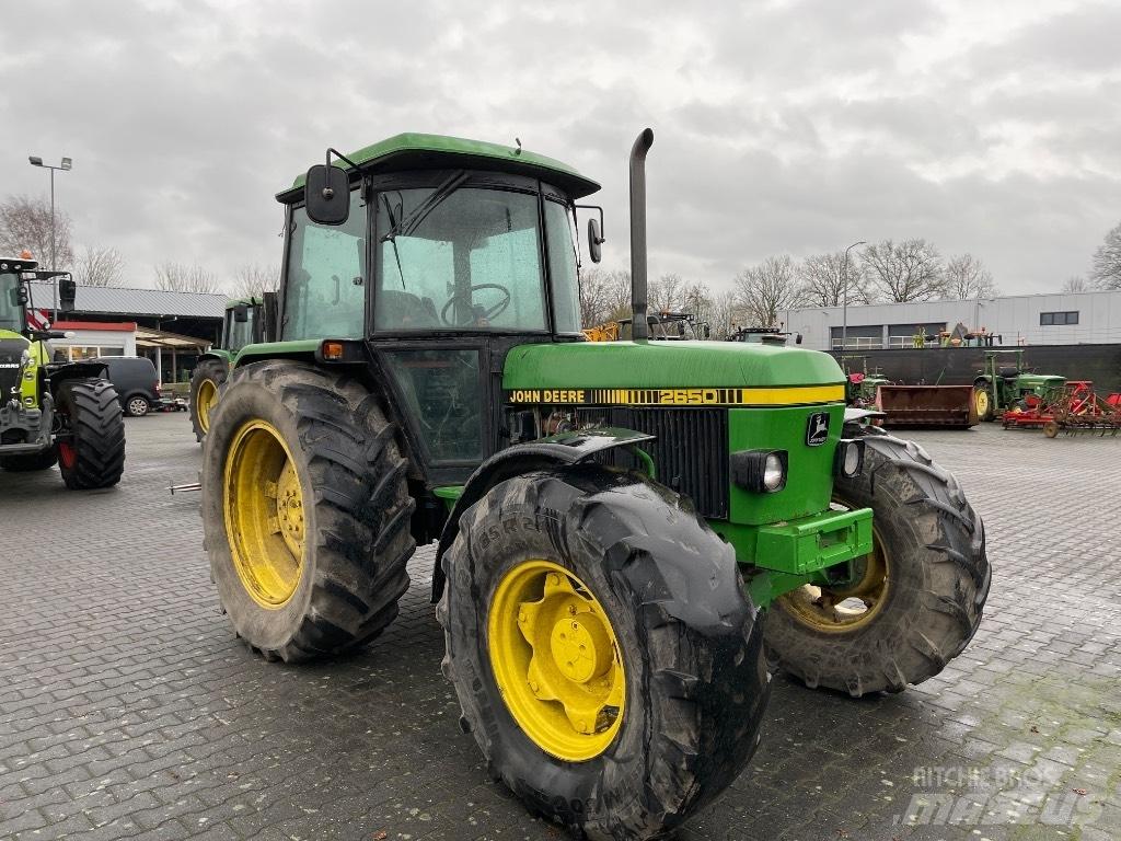John Deere 2650 Tractoren