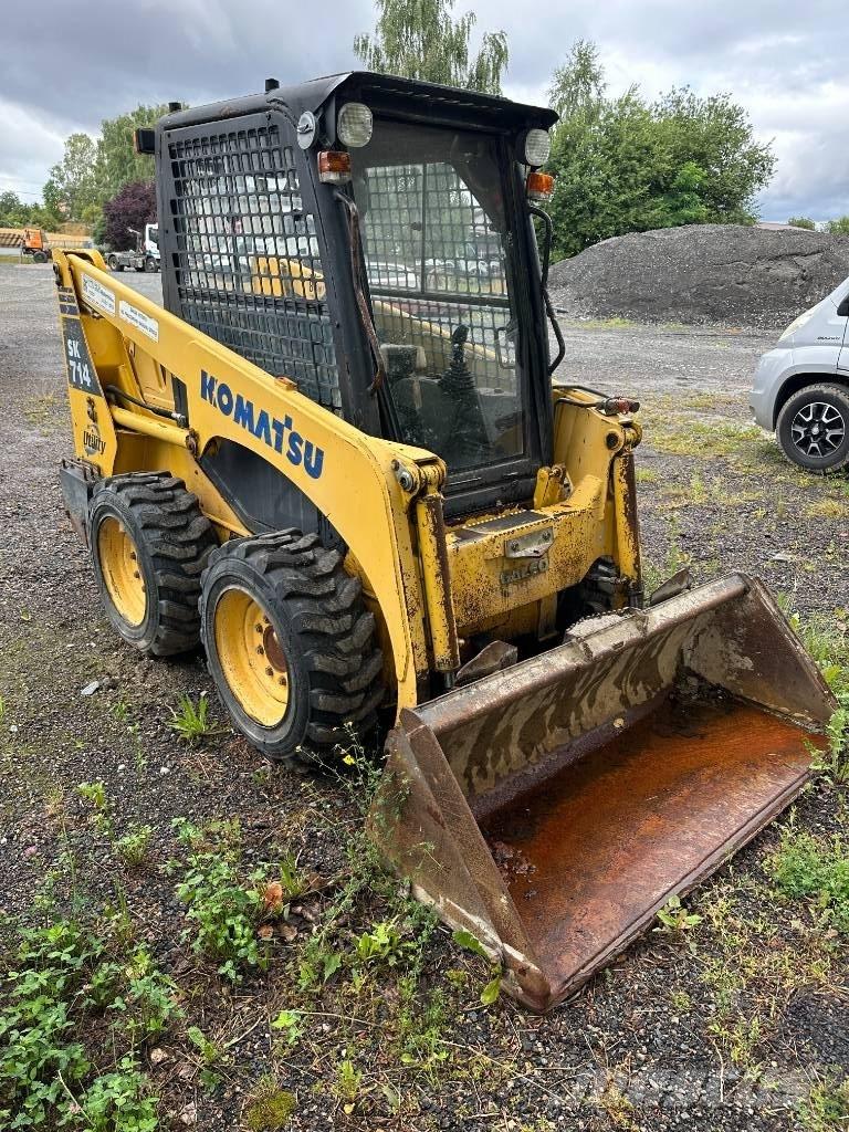 Komatsu SK 714 Schrankladers