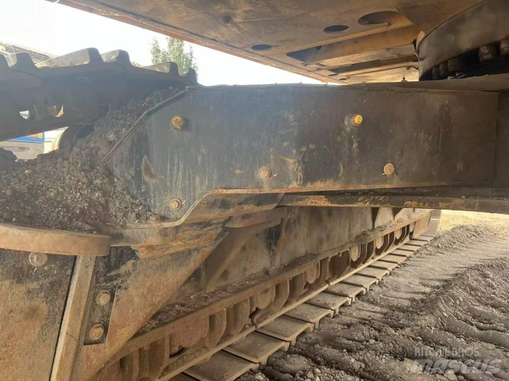 CAT 374 Rupsgraafmachines