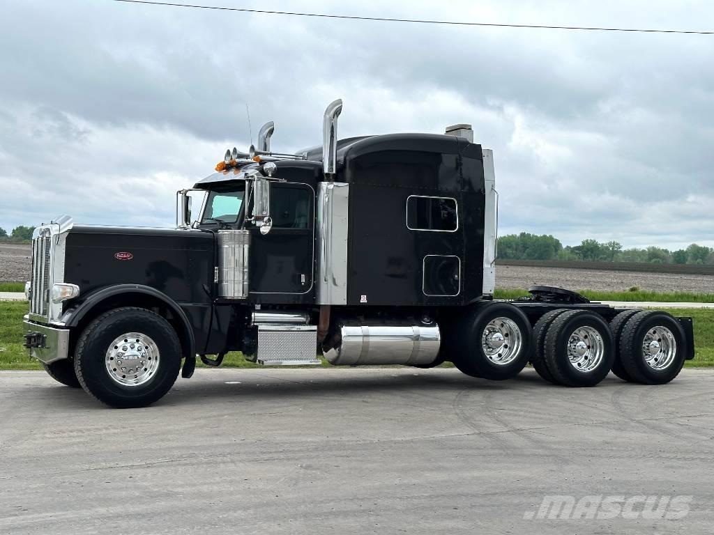 Peterbilt 389 Trekkers