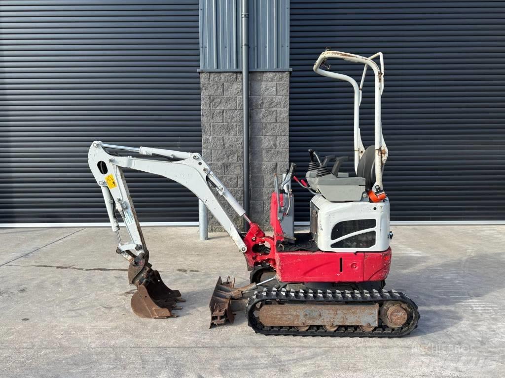 Takeuchi TB 210 R Minigraafmachines < 7t
