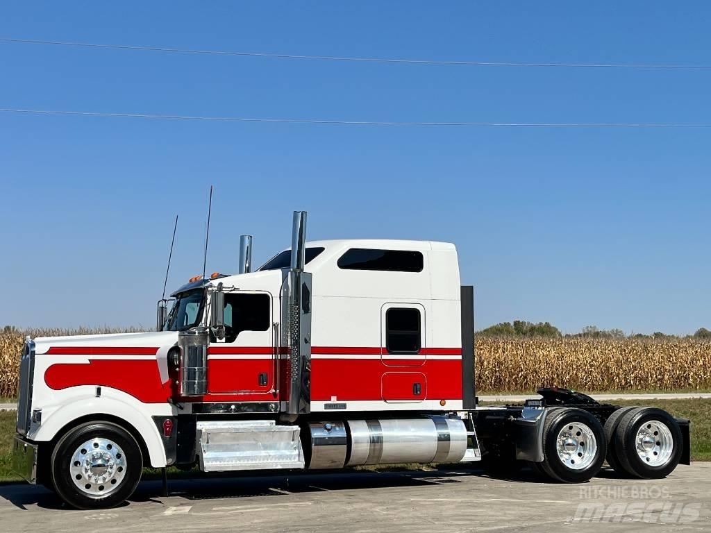 Kenworth W 900 Trekkers