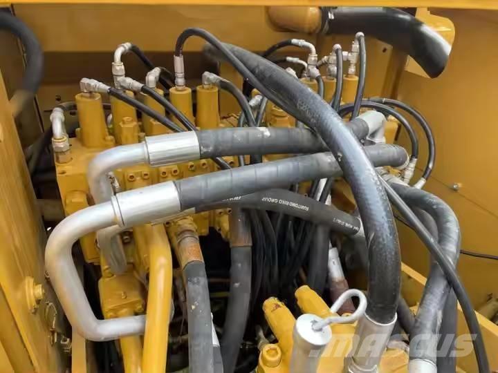 CAT 320 C Rupsgraafmachines