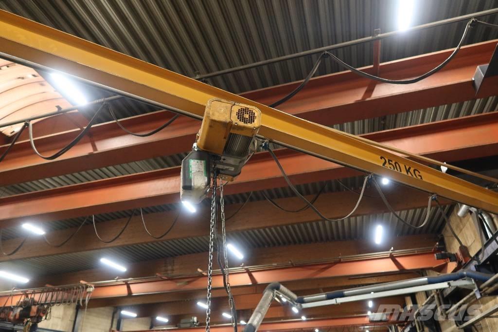  VÆGSVINGKRAN 250 KG Takels, lieren en materiaalliften