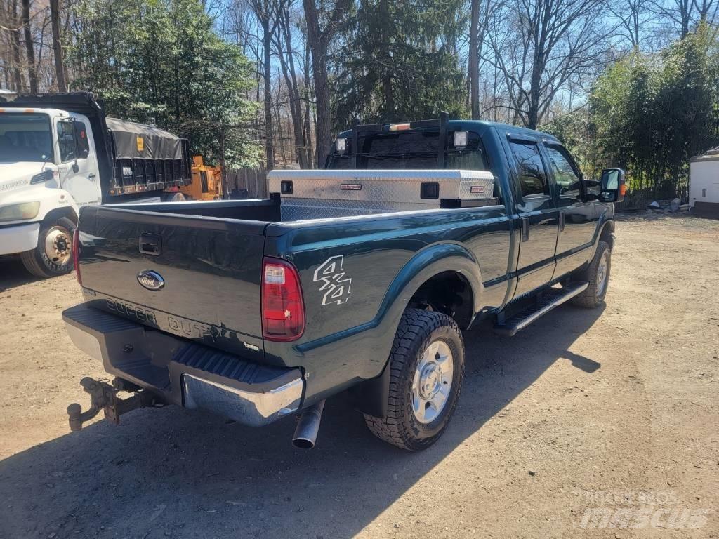 Ford F350 XLT Bestelwagens met open laadbak