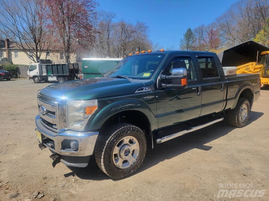 Ford F350 XLT Bestelwagens met open laadbak