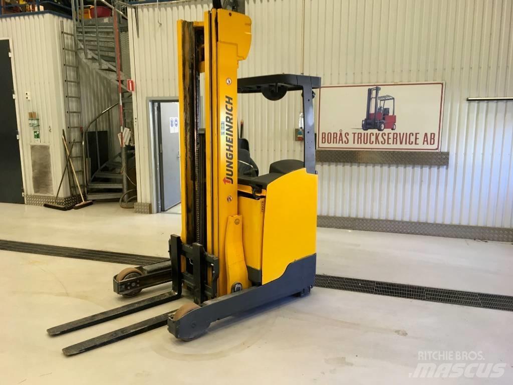 Jungheinrich ETV 214 Reachtruck voor hoog niveau