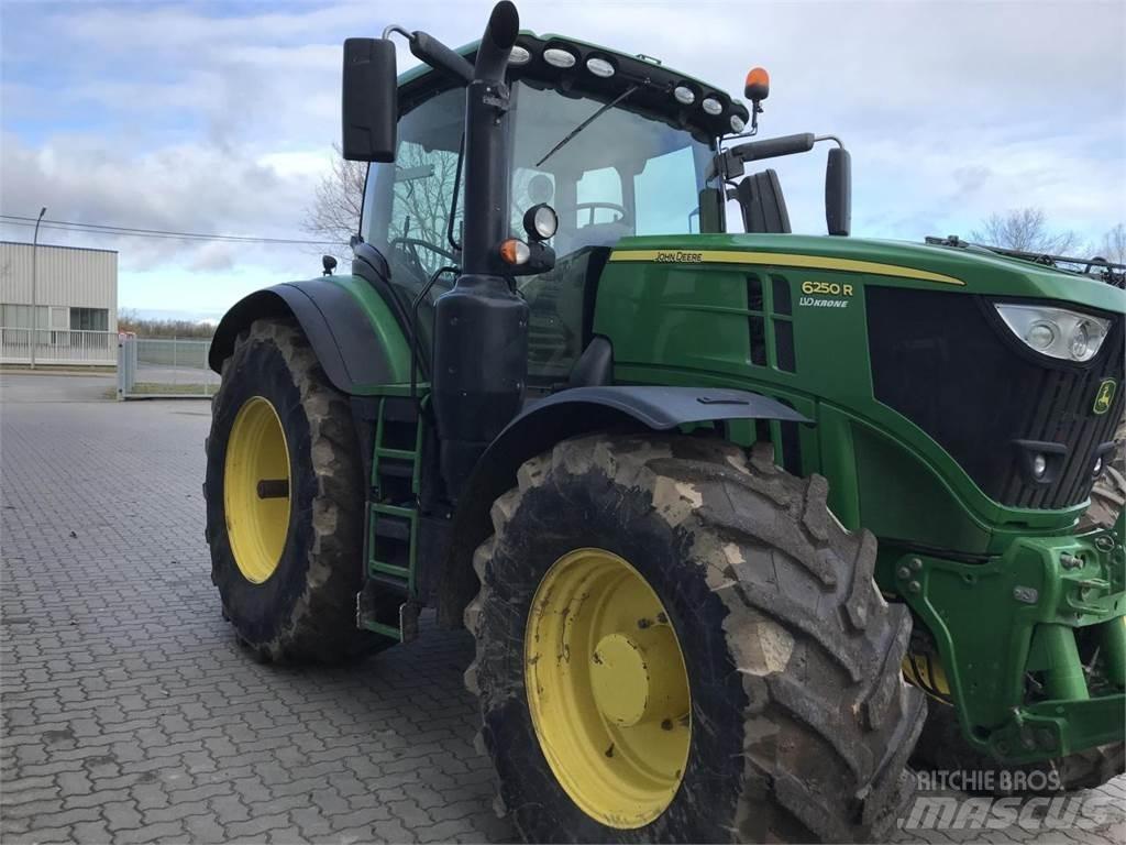 John Deere 6250R Tractoren
