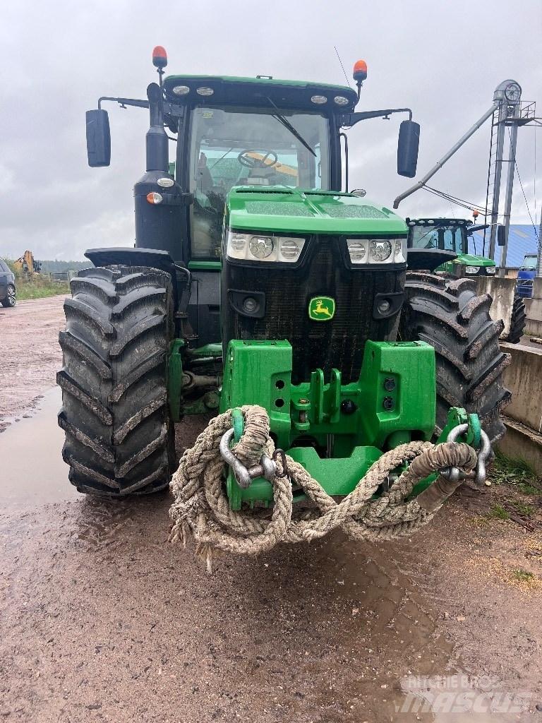 John Deere 8320R Tractoren