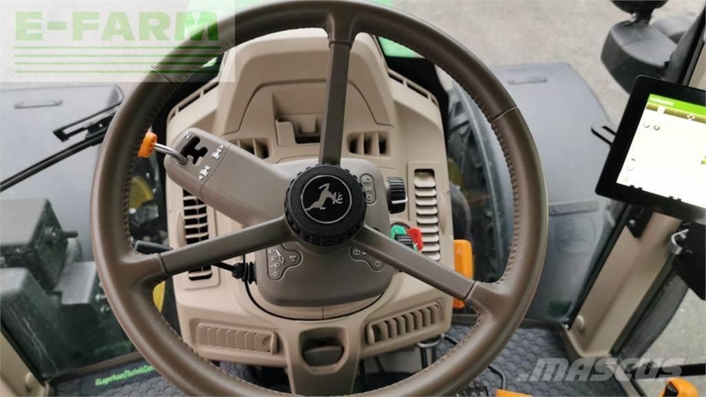 John Deere 6120M Tractoren