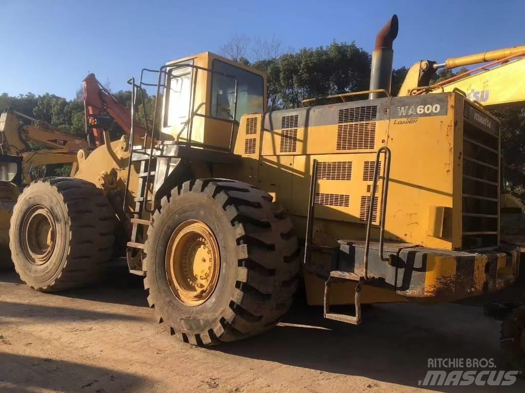 Komatsu WA 600-3 Wielladers