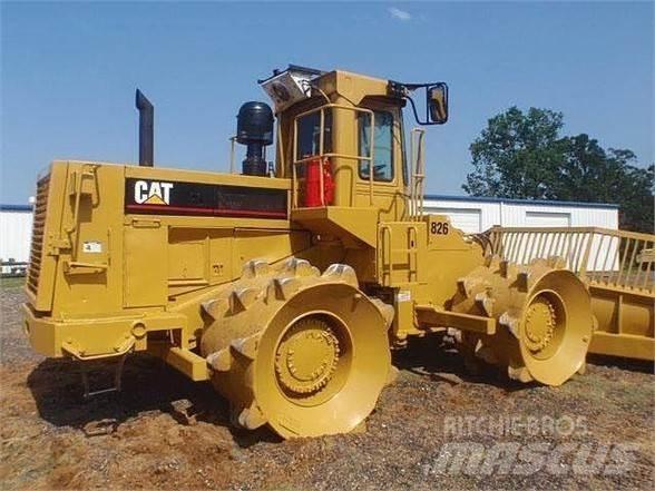 CAT 826C Afvalpersen
