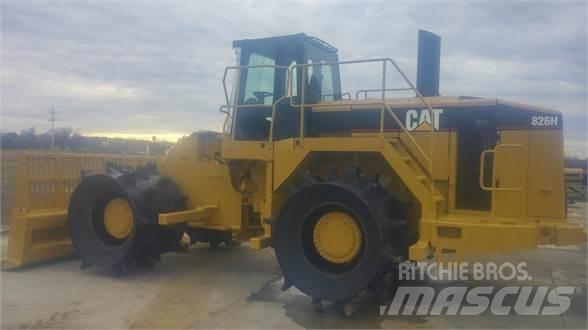 CAT 826H Afvalpersen