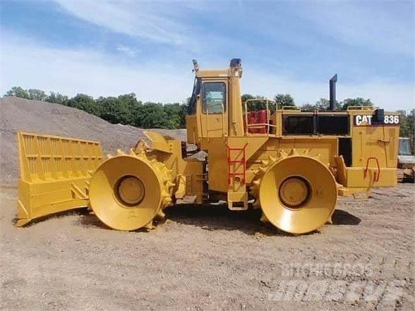 CAT 836C Afvalpersen