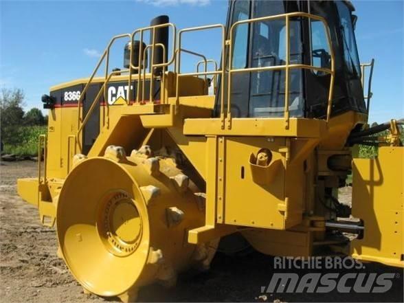 CAT 836G Afvalpersen