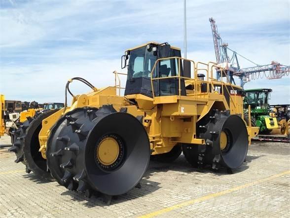 CAT 836G Afvalpersen