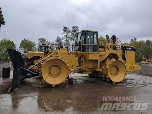 CAT 836H Afvalpersen