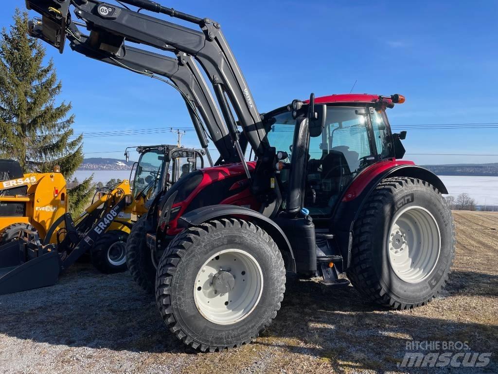 Valtra Valmet N134 Tractoren