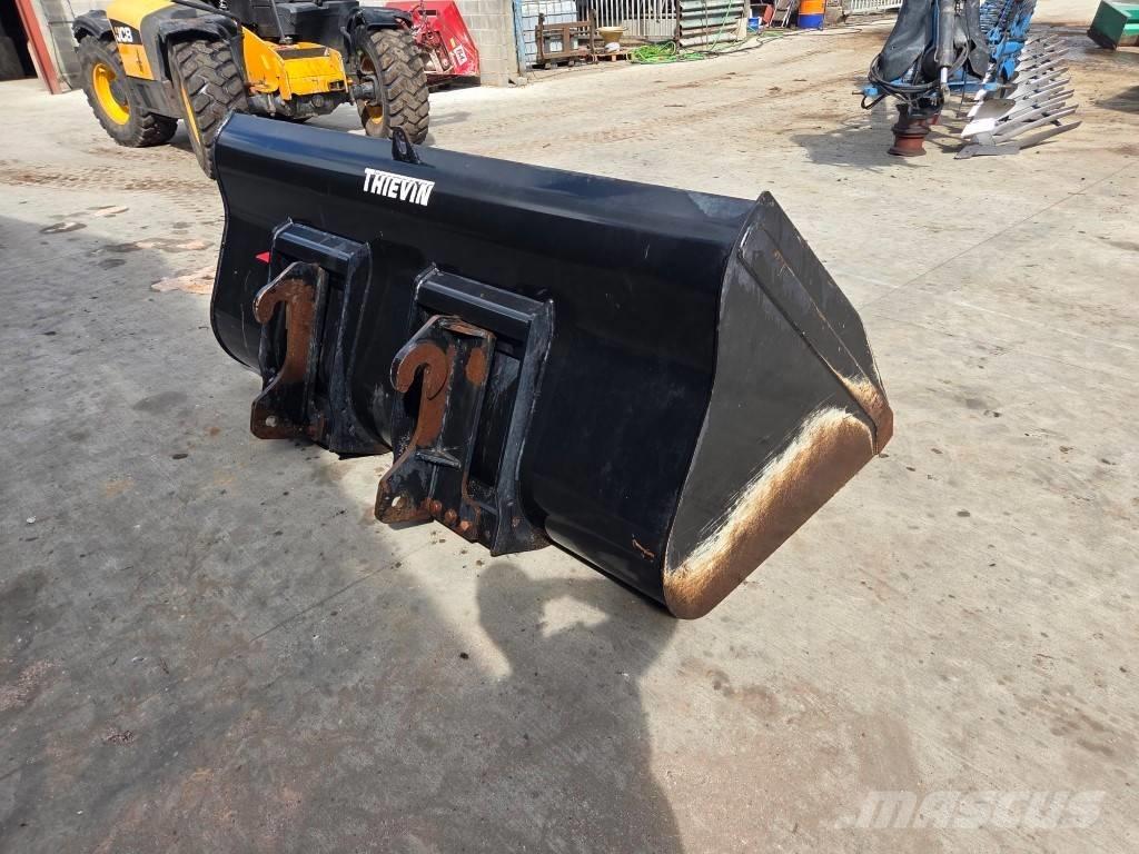 JLG 2450 / 2400 Voorladeraccessoires