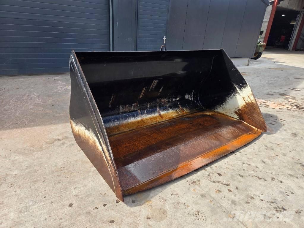 JLG 2450 / 2400 Voorladeraccessoires