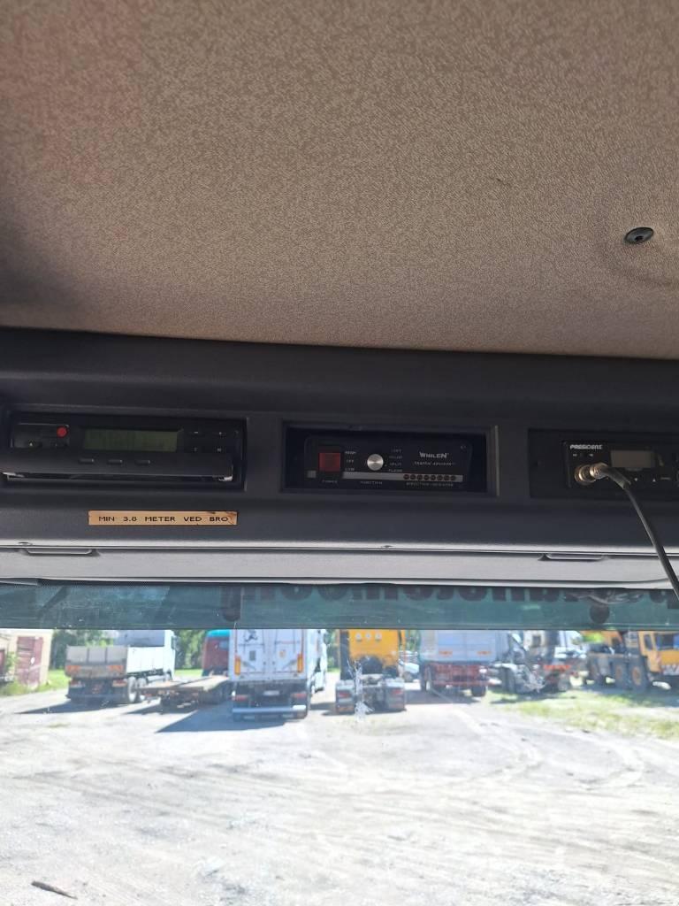 Scania P 3210 Laadkranen