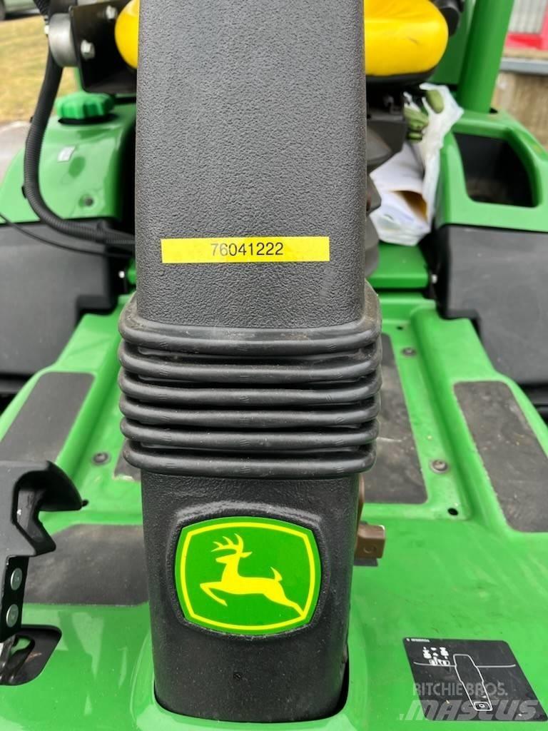 John Deere 7400A Rough-, trim- en kantmaaiers