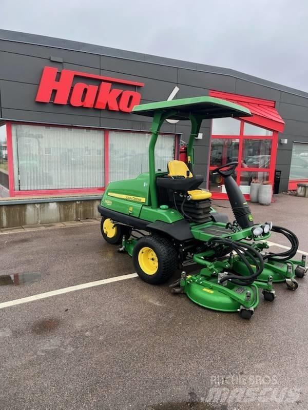 John Deere 7400A Rough-, trim- en kantmaaiers