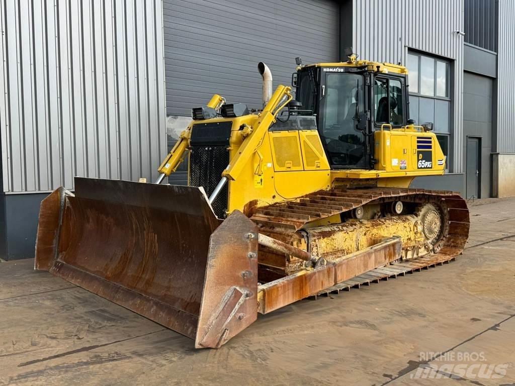 Komatsu D65PXi-18 Rupsdozers