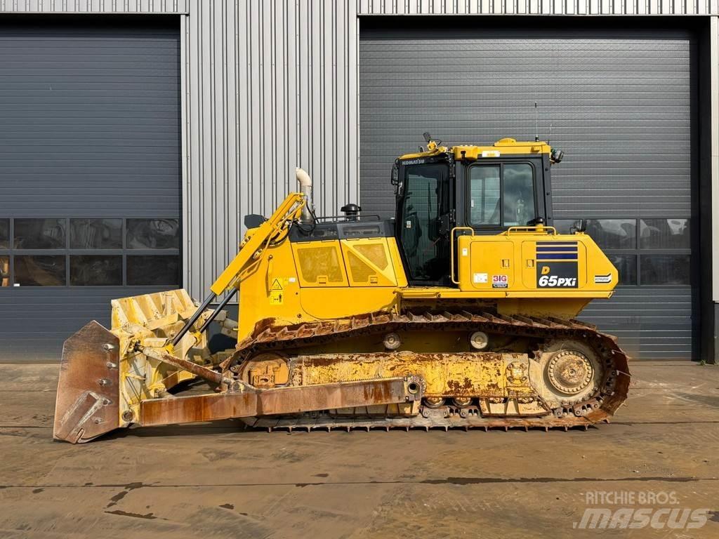 Komatsu D65PXi-18 Rupsdozers