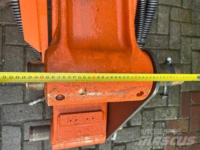 Hitachi ZX 135 Rupsgraafmachines