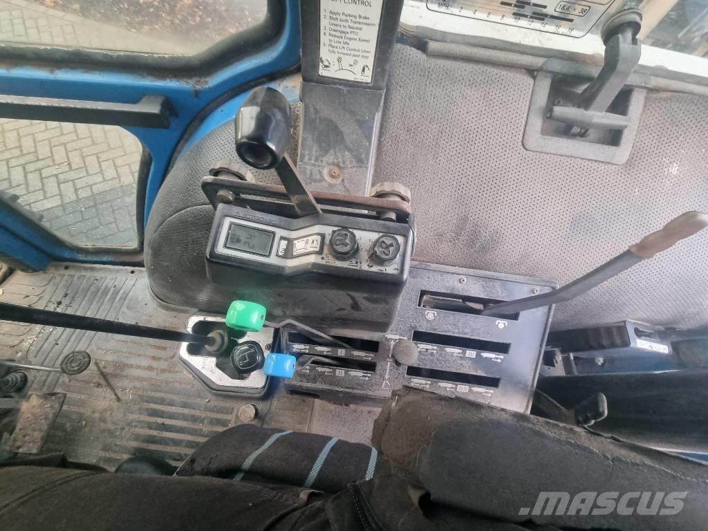 Ford 8210 Tractoren