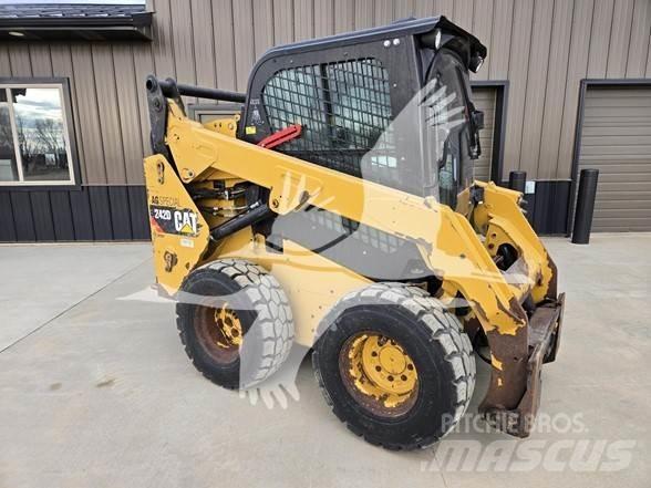 CAT 242D Schrankladers