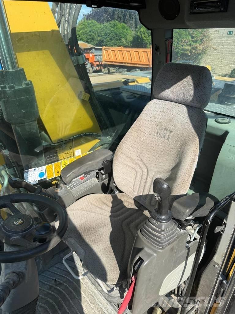 CAT M 316F Wielgraafmachines