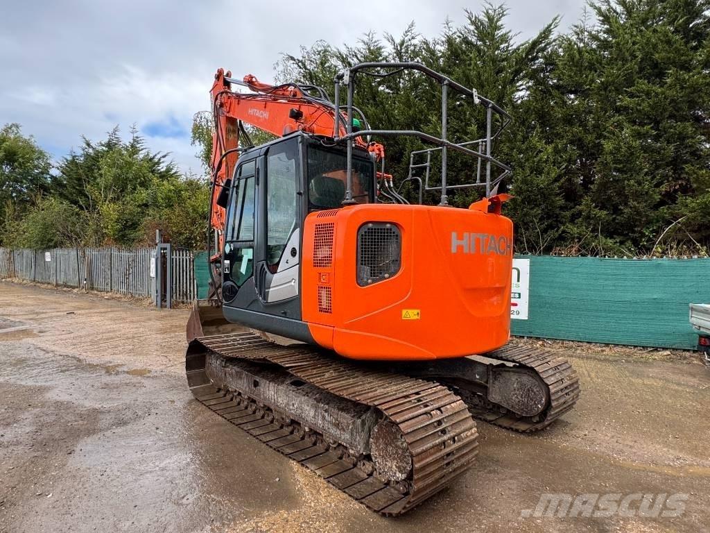 Hitachi ZX 135 US-5B Rupsgraafmachines