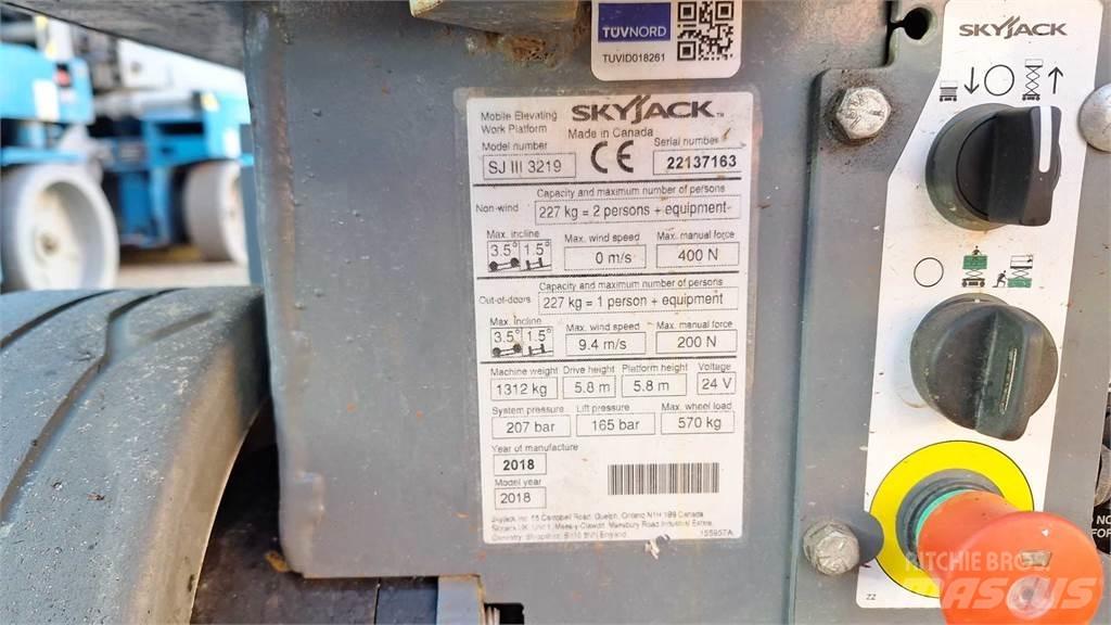 SkyJack SJIII3219 Schaarhoogwerkers